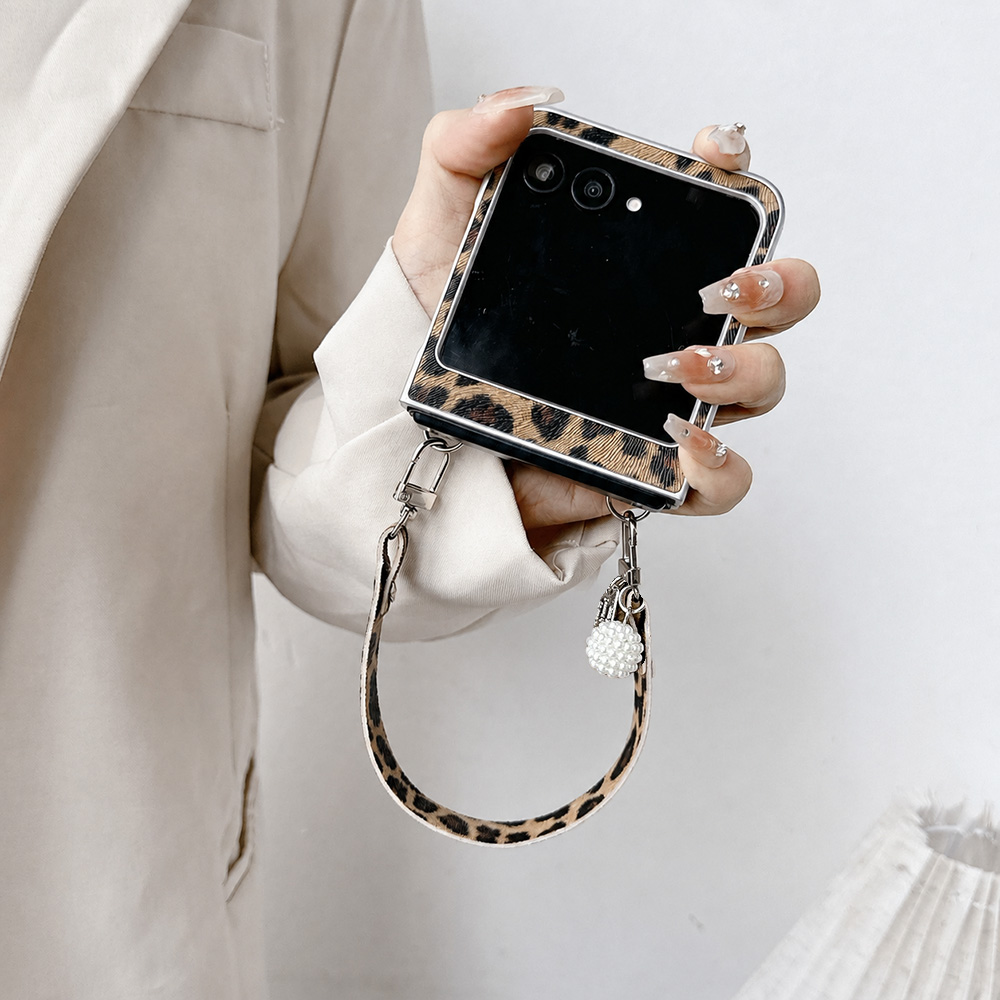 حافظة هاتف قابلة للطي بطبعة جل - مراجعة Phone Accessories Design وسعره